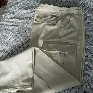 Men's khaki cargo pants